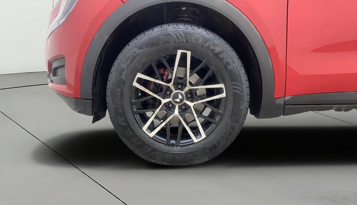 2022 Mahindra XUV700 MX P MT 5 STR, Petrol, Manual, 29,161 km, Left Front Wheel