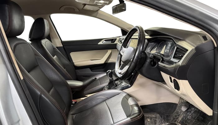2022 Volkswagen VIRTUS HIGHLINE TSI 1.0 MT, Petrol, Manual, 77,526 km, Right Side Front Door Cabin