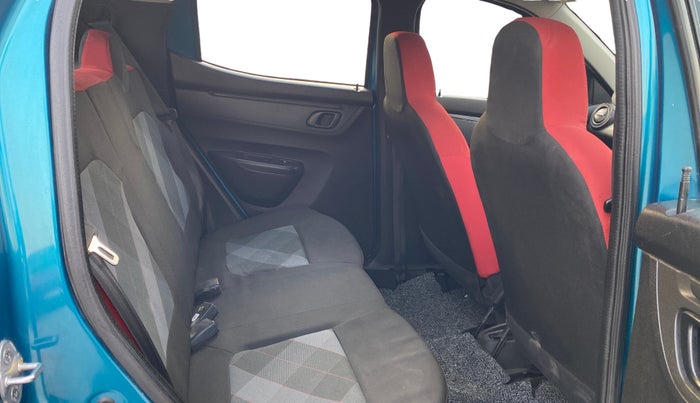 2022 Renault Kwid RXT 1.0, Petrol, Manual, 7,371 km, Right Side Rear Door Cabin