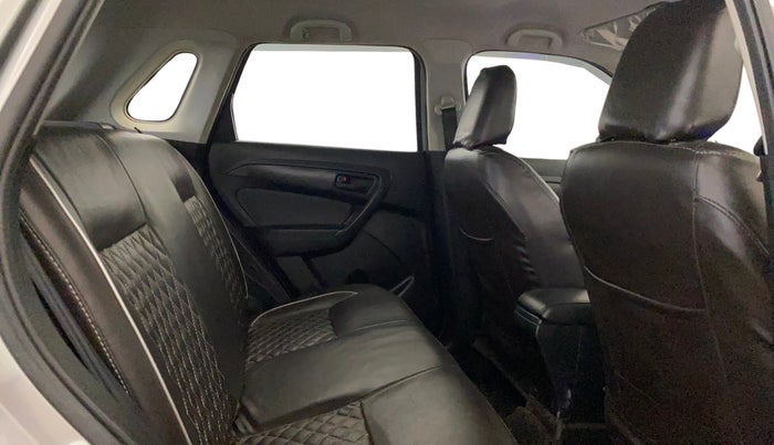 2022 Maruti Vitara Brezza LXI, Petrol, Manual, 38,066 km, Right Side Rear Door Cabin