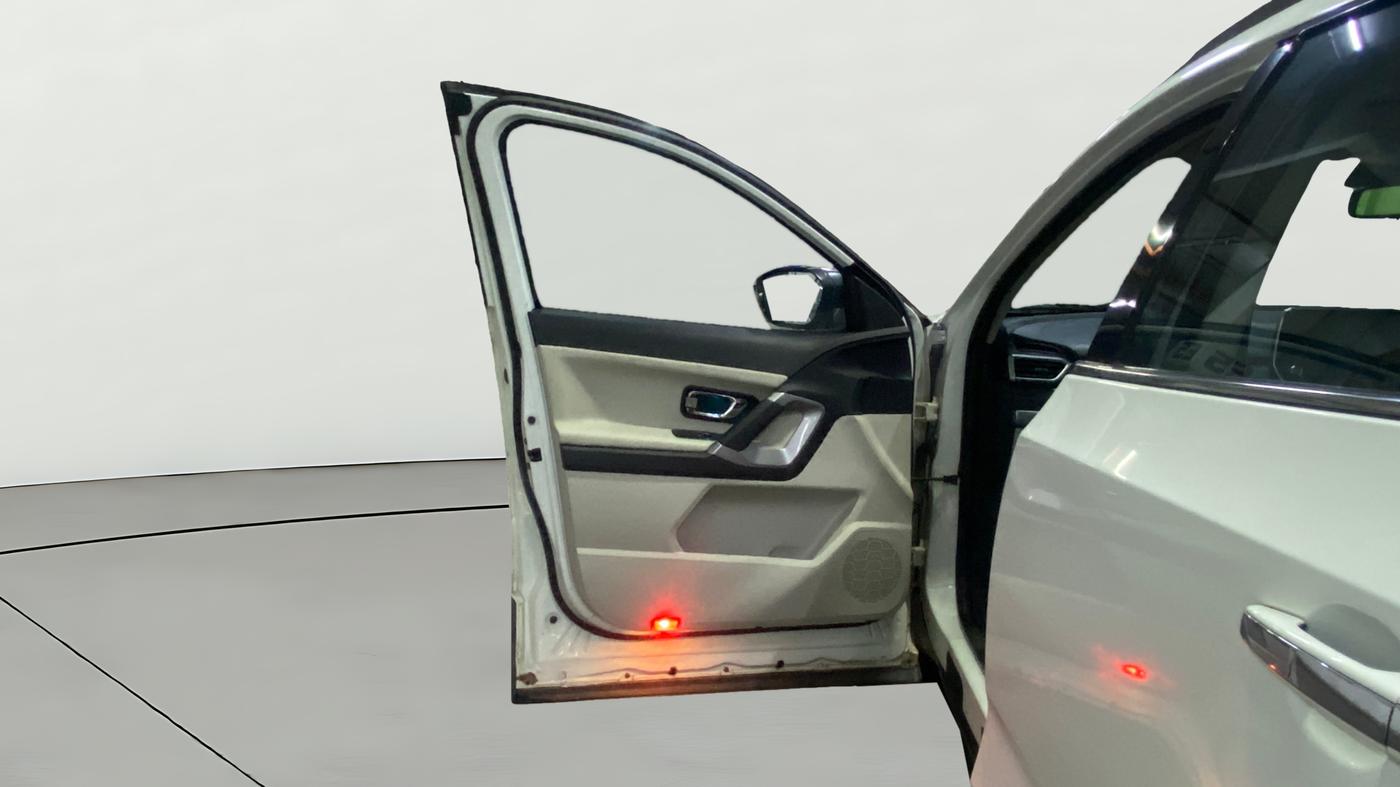 2022 Tata Safari XZA PLUS, Diesel, Automatic, 84,595 km, LHS Front Door