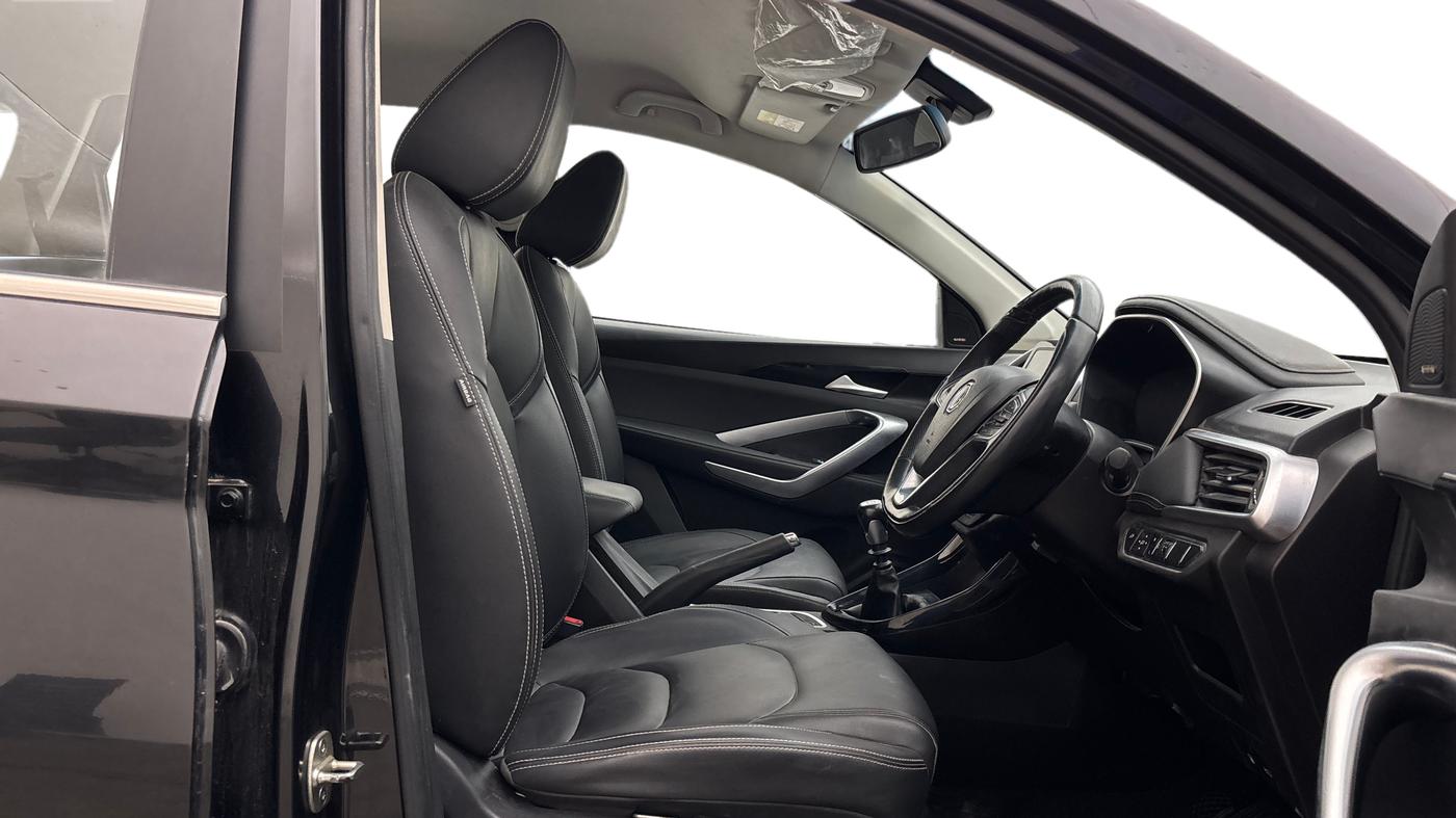2019 MG HECTOR SMART 2.0 DIESEL, Diesel, Manual, 42,795 km, Right Side Front Door Cabin