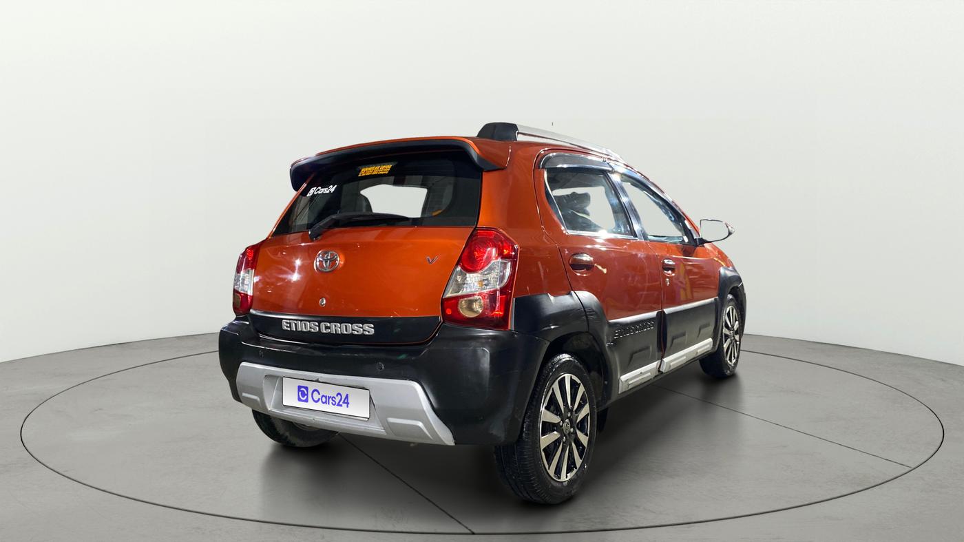 2014 Toyota Etios CROSS 1.5 V, Petrol, Manual, 93,288 km, Right Back Diagonal