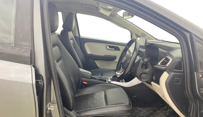 2022 Tata ALTROZ XZA PLUS, Petrol, Automatic, 44,371 km, Right Side Front Door Cabin