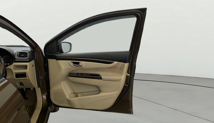 2016 Maruti Ciaz VXI+, Petrol, Manual, 70,040 km, RHS Front Door