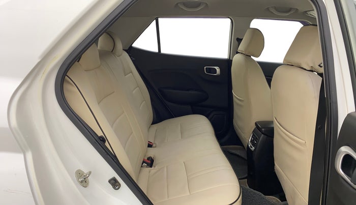 2020 Hyundai VENUE S 1.2, Petrol, Manual, 29,837 km, Right Side Rear Door Cabin