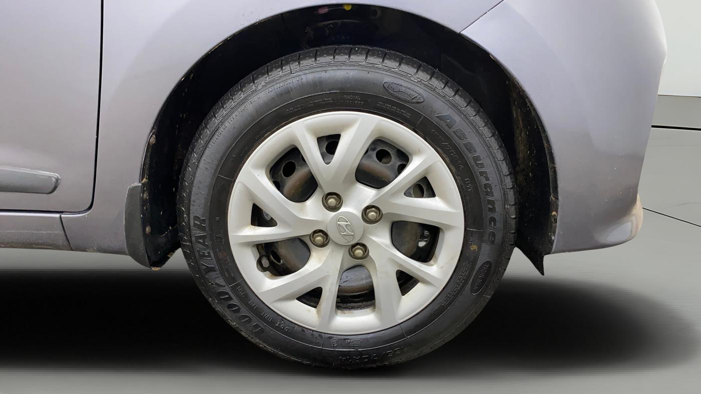 2018 Hyundai Grand i10 SPORTZ 1.2 KAPPA VTVT, Petrol, Manual, 70,617 km, Right Front Wheel