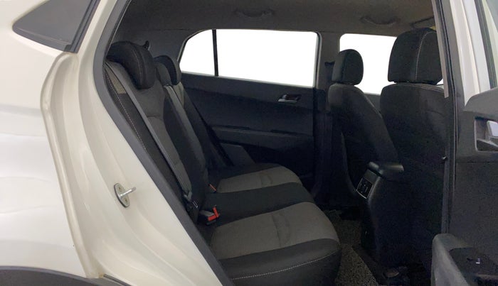 2016 Hyundai Creta SX PLUS 1.6 PETROL, Petrol, Manual, 92,858 km, Right Side Rear Door Cabin