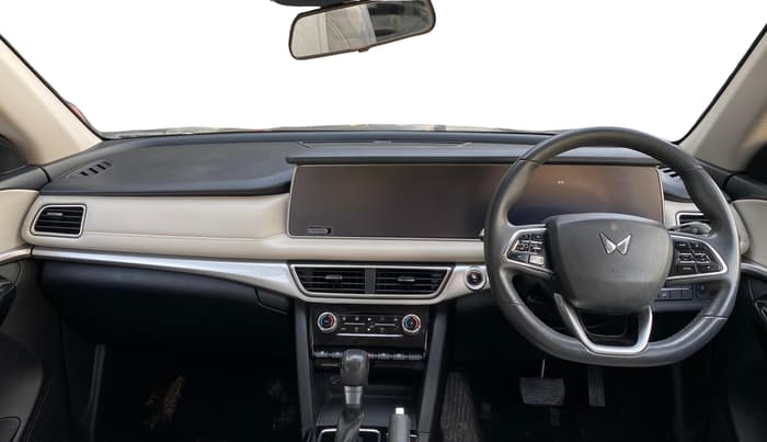 2021 Mahindra XUV700 AX 7 P AT 7 STR, Petrol, Automatic, 21,291 km, Dashboard