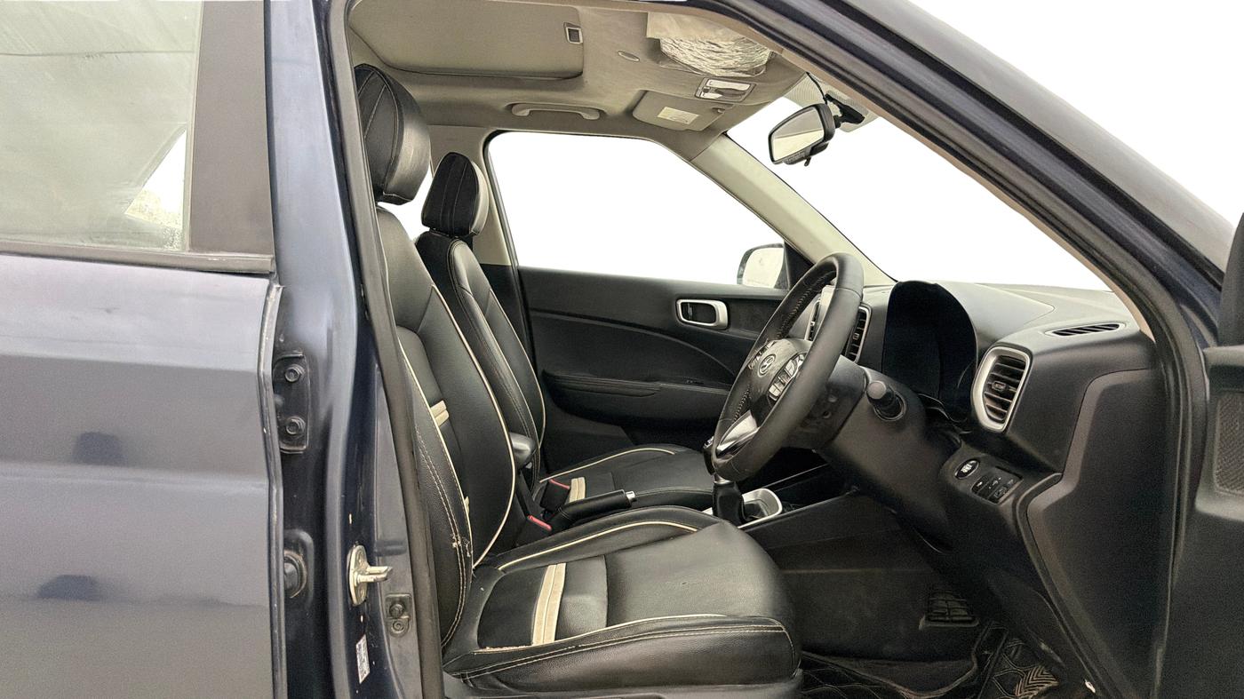 2019 Hyundai VENUE SX 1.0 (O) TURBO, Petrol, Manual, 63,644 km, Right Side Front Door Cabin