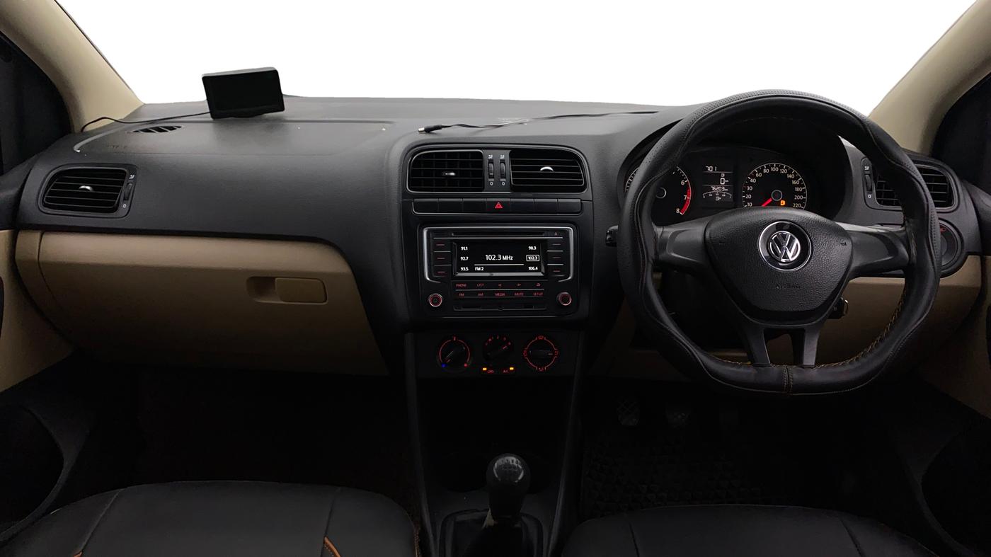 2017 Volkswagen Ameo COMFORTLINE 1.2L, Petrol, Manual, 76,214 km, Dashboard