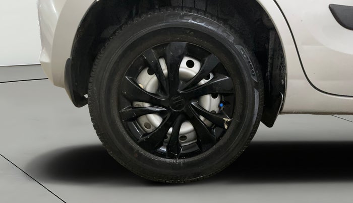 2020 Maruti Swift LXI, Petrol, Manual, 32,662 km, Right Rear Wheel