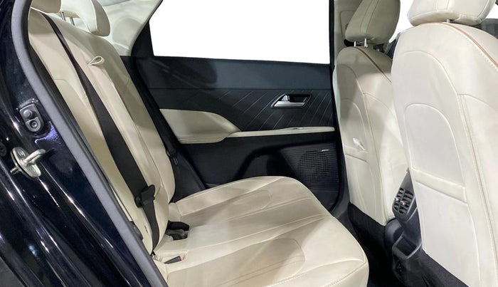 2024 Hyundai Verna SX (O) 1.5 MPI MT, Petrol, Manual, 9,359 km, Right Side Rear Door Cabin