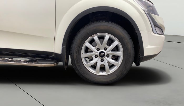 2020 Mahindra XUV500 W9, Diesel, Manual, 40,716 km, Right Front Wheel