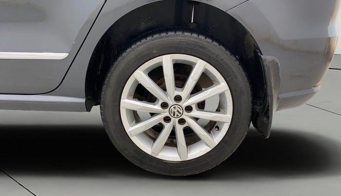 2018 Volkswagen Ameo HIGHLINE PLUS 1.5L AT 16 ALLOY, Diesel, Automatic, 1,42,913 km, Left Rear Wheel