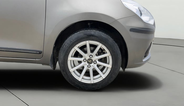 2022 Maruti Dzire VXI CNG, CNG, Manual, 73,464 km, Right Front Wheel