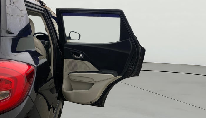 2022 Mahindra XUV300 W8 (O) 1.2 PETROL, Petrol, Manual, 47,398 km, RHS Rear Door