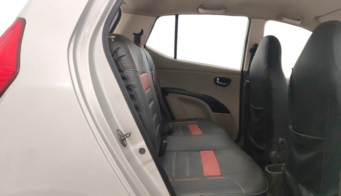 2014 Hyundai i10 SPORTZ 1.1, CNG, Manual, 72,480 km, Right Side Rear Door Cabin