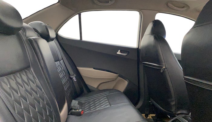 2016 Hyundai Xcent SX 1.2 (O), Petrol, Manual, 73,939 km, Right Side Rear Door Cabin