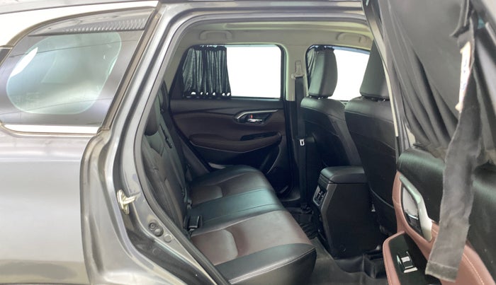 2022 Maruti Grand Vitara ALPHA SMART HYBRID, Petrol, Manual, 50,823 km, Right Side Rear Door Cabin