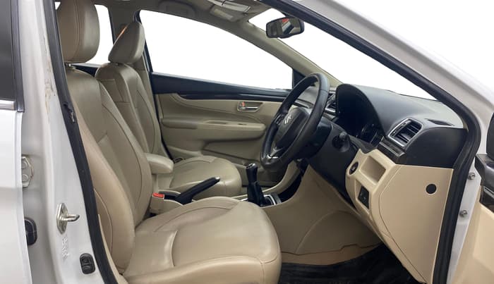 2017 Maruti Ciaz ALPHA DIESEL 1.3, Diesel, Manual, 1,47,557 km, Right Side Front Door Cabin