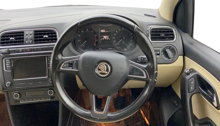 2017 Skoda Rapid STYLE 1.6 MPI, Petrol, Manual, 79,114 km, Steering Wheel Close Up