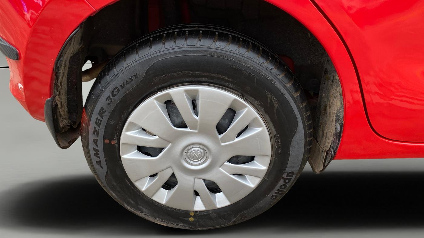 2020 Maruti Swift VXI, Petrol, Manual, 46,854 km, Right Rear Wheel