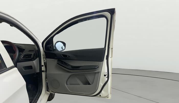 2021 Tata Tiago XT PETROL, Petrol, Manual, 66,543 km, RHS Front Door