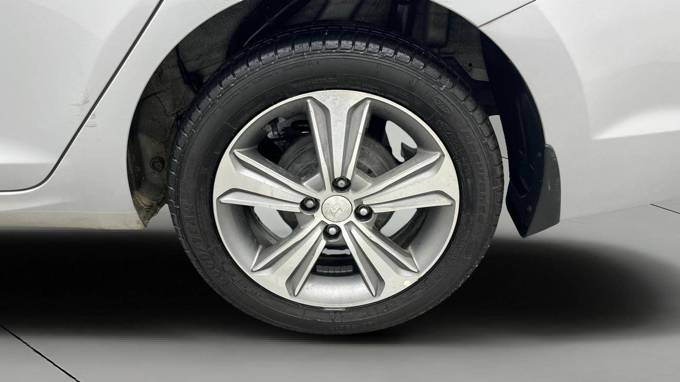 2018 Hyundai Verna 1.6 VTVT SX (O) AT, Petrol, Automatic, 46,247 km, Left Rear Wheel