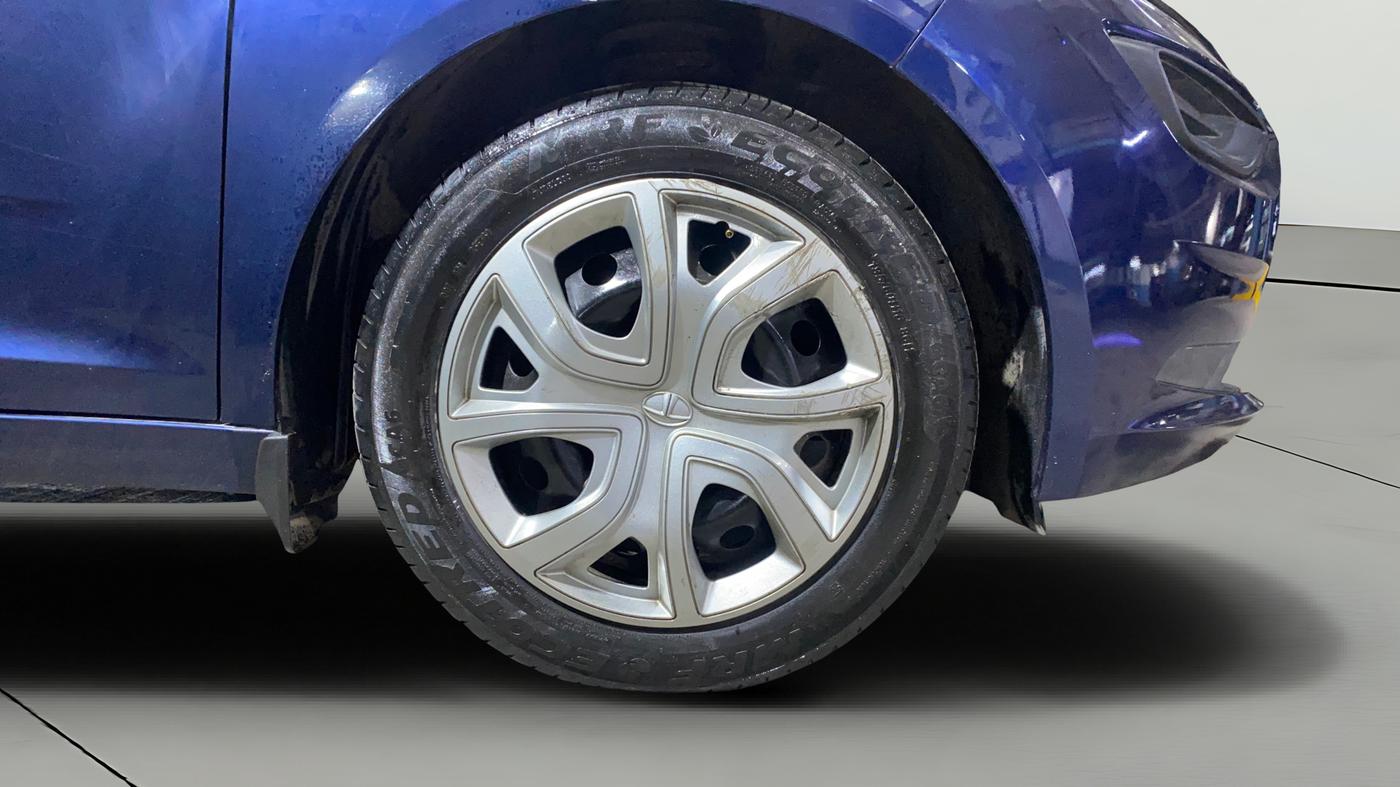 2023 Tata ALTROZ XM PLUS SUNROOF, CNG, Manual, 16,224 km, Right Front Wheel