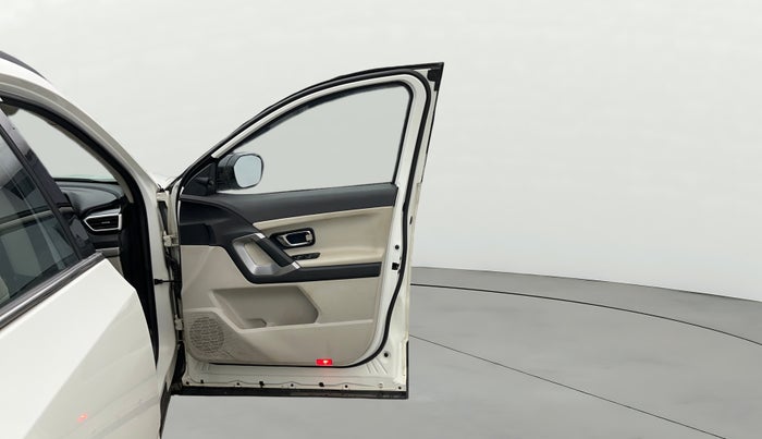 2021 Tata Safari XZA PLUS, Diesel, Automatic, 71,206 km, RHS Front Door