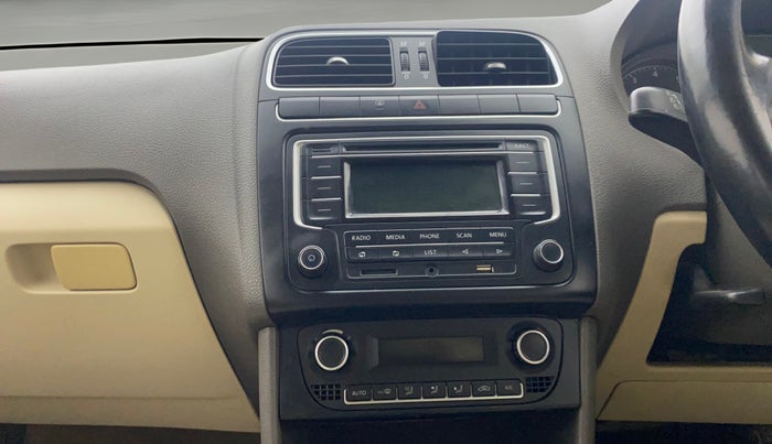 2014 Volkswagen Vento HIGHLINE 1.6 MPI, Petrol, Manual, 1,05,619 km, Air Conditioner