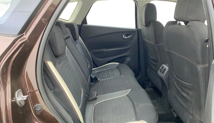 2018 Renault Captur RXT PETROL DUAL TONE, Petrol, Manual, 60,975 km, Right Side Rear Door Cabin