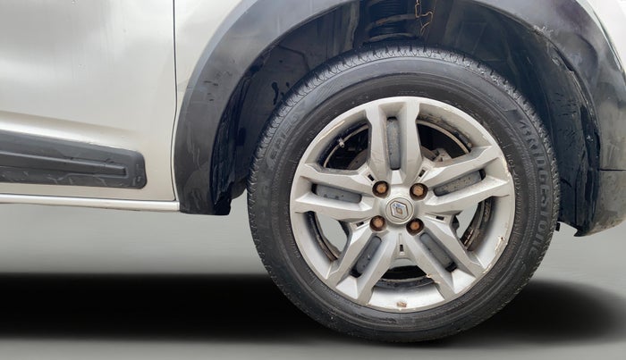 2019 Renault TRIBER RXZ, Petrol, Manual, 62,100 km, Right Front Wheel