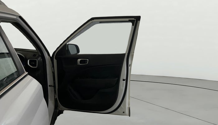 2021 Hyundai VENUE S 1.2, Petrol, Manual, 17,438 km, RHS Front Door