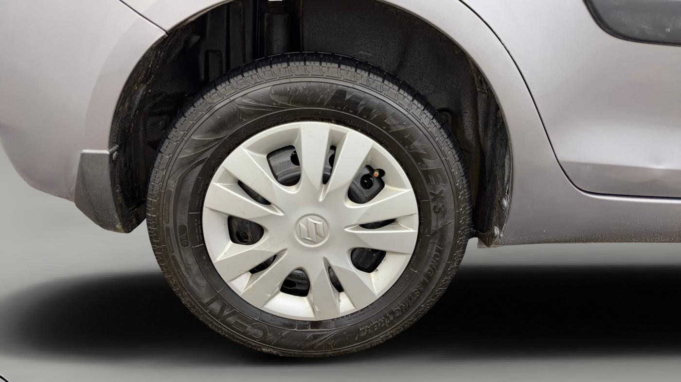 2014 Maruti Swift Dzire VXI, Petrol, Manual, 51,536 km, Right Rear Wheel