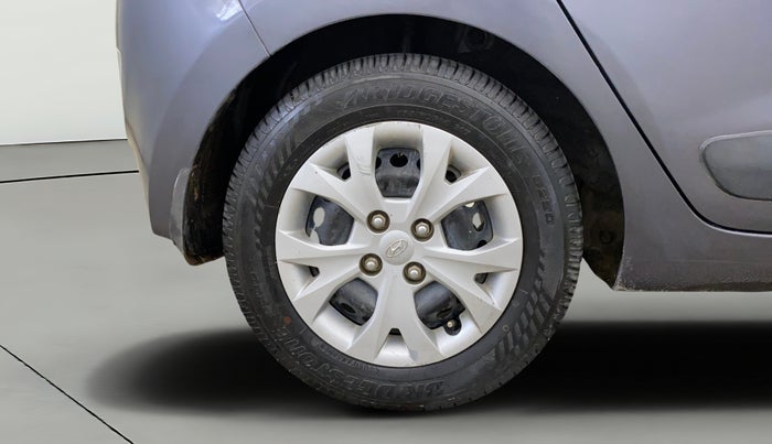 2016 Hyundai Grand i10 SPORTZ 1.2 KAPPA VTVT, CNG, Manual, 51,417 km, Right Rear Wheel