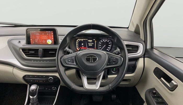2024 Tata ALTROZ XZA + SUNROOF, Petrol, Automatic, 5,572 km, Steering Wheel Close Up