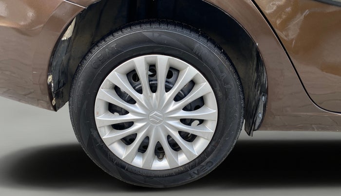 2016 Maruti Ciaz VXI+, Petrol, Manual, 1,06,270 km, Right Rear Wheel