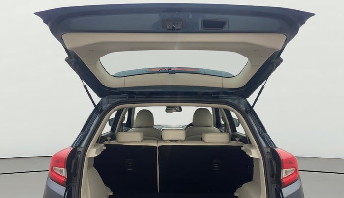 2023 Mahindra XUV300 W8 (O) 1.5 DIESEL, Diesel, Manual, 68,434 km, Boot Door Open