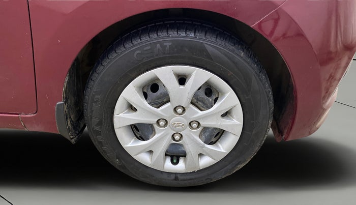 2017 Hyundai Grand i10 MAGNA AT 1.2 KAPPA VTVT, Petrol, Automatic, 46,834 km, Right Front Wheel