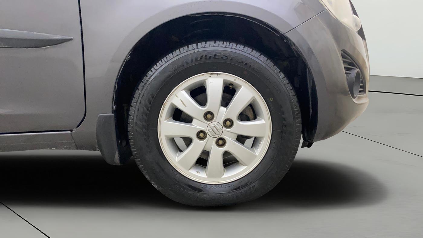 2015 Maruti Ritz ZXI, Petrol, Manual, 77,004 km, Right Front Wheel