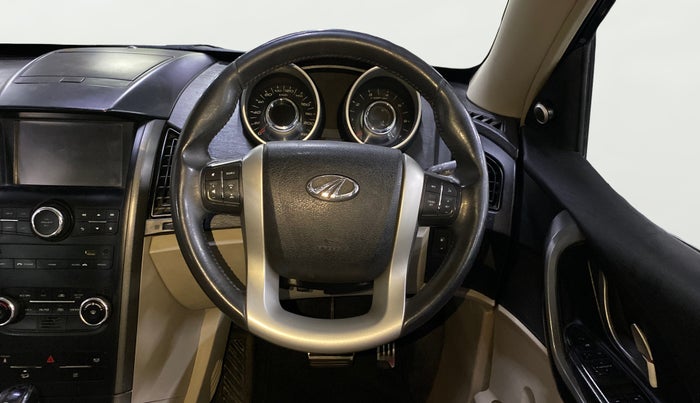 2017 Mahindra XUV500 W9 AT, Diesel, Automatic, 86,529 km, Steering Wheel Close Up