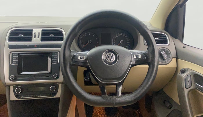 2016 Volkswagen Vento HIGHLINE 1.6 MPI, Petrol, Manual, 79,037 km, Steering Wheel Close Up