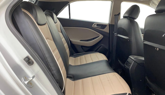 2016 Hyundai Elite i20 SPORTZ 1.2, Petrol, Manual, 48,724 km, Right Side Rear Door Cabin