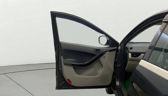 2018 Tata NEXON XM PETROL, CNG, Manual, 70,917 km, LHS Front Door