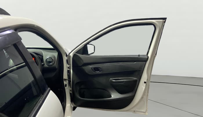 2017 Renault Kwid RXT 0.8, Petrol, Manual, 63,964 km, RHS Front Door