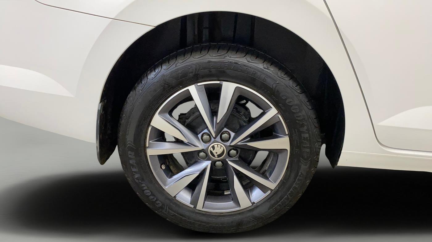 2022 Skoda SLAVIA STYLE 1.5L TSI MT, Petrol, Manual, 17,788 km, Right Rear Wheel