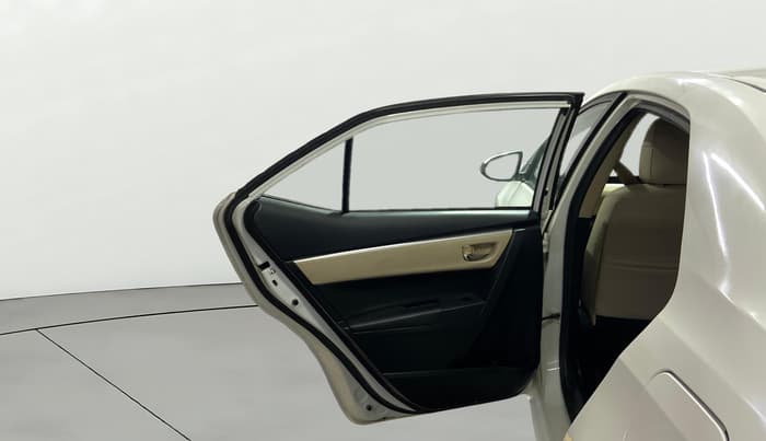 2015 Toyota Corolla Altis VL CVT PETROL, Petrol, Automatic, 1,10,693 km, LHS Rear Door