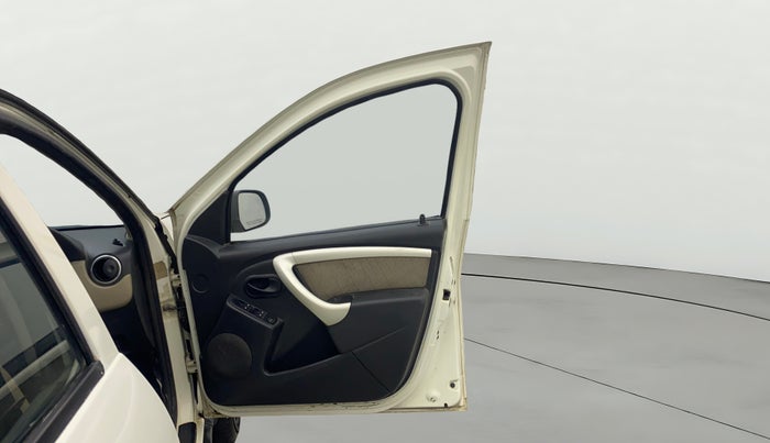 2013 Renault Duster 85 PS RXL DIESEL, Diesel, Manual, 1,07,789 km, RHS Front Door